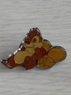 ディズニーストア　デール　ミニピンバッジ　レトロ