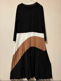 人気‼️バイカラー プリーツデザイン ワンピース 黒・白・茶色