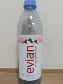 evian空ペットボトル　0.5L