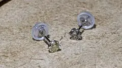 Pt 900 六爪 一粒ダイヤ スタッド ピアス