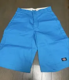 dickies 青色ショートパンツ刺繍ロゴ付き
