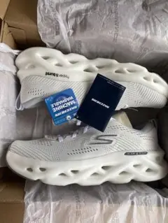 SKECHERS GO RUN ULTRA STEP ホワイト