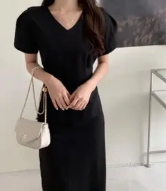 【新品タグ付】emi + / タックVネックロングワンピース