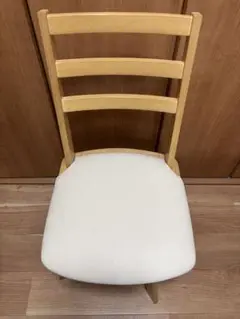 ニトリ回転式ダイニングチェア　1脚目