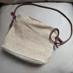 1度使用　バック　ショルダーバッグ　巾着風　麦わらバック
