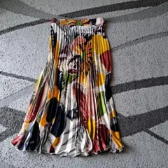 未使用【ZARA】秋色プリントプリーツスカート