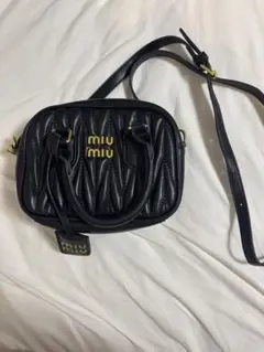 miumiuショルダーバッグ