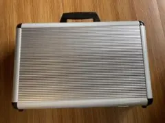 アタッシュケース　カギ付き