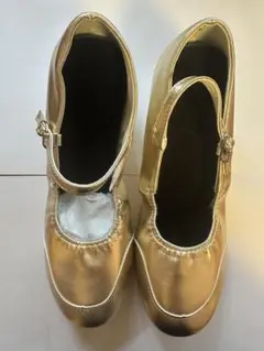 ゴールド ストラップ付き ダンスシューズ