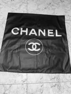 CHANEL ブラッククッションカバー