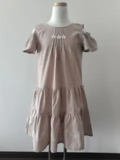 【美品】ＫＰ　ニットプランナー　１６０サイズ　ベージュ色　ワンピース