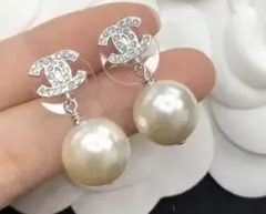 ノベルティ ピアス