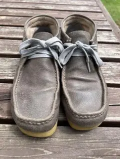 Clarks グレー