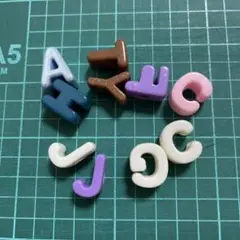 アルファベット　大穴ビーズ　10個セット