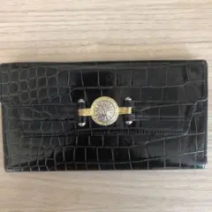 【美品✨】ジャンニヴェルサーチ メデューサ 三つ折り 長財布 オーガナイザー 黒 Yahoo!オークション -「ヴェルサーチ 財布 メデューサ」の落札