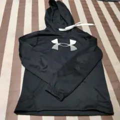 Under Armour 黒 フード付きパーカー SM/P/CH