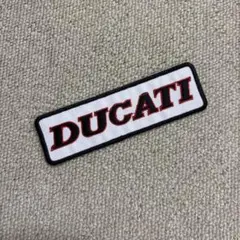 DUCATI 刺繍ワッペン ホワイト/レッド