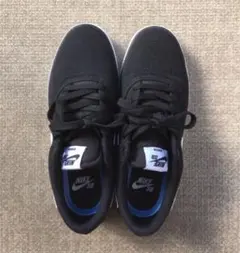NIKE スニーカー