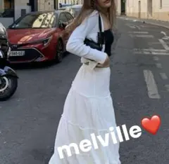 【新品未使用品】brandy melville ホワイト　ロングスカート