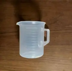 計量カップ　200ml 高さ9㎝　底直径6.5㎝