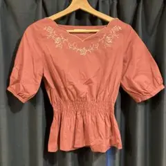 MAJESTIC LEGON 刺繍入りローズピンク半袖ブラウス