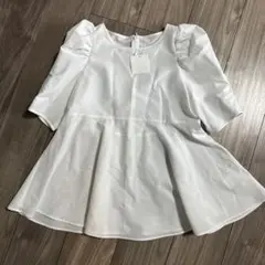 新品タグ付き emdot 肩ぽわんペプラムtops