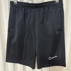 Nike 黒 ハーフパンツ