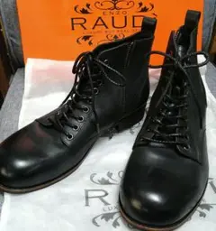 RAUDiの黒本革レザーブーツ ジッパー付きです(*^^*)