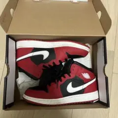 エアジョーダン1mid 赤黒白