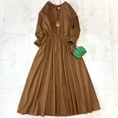 【美品】アーバンリサーチドアーズ ギャザーフレアVネックワンピース キャメル