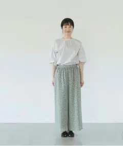 北欧、暮らしの道具店　リバティプリントのフレアパンツ