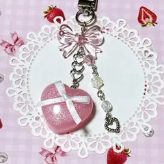 ハートレジンキーホルダー　ビーズキーホルダー　ハンドメイド