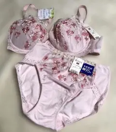 D80/L♥ワコール♥ウイング　Kirei　素敵なブラジャー&ショーツセット
