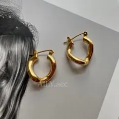 stainless ウェーブフープピアス
