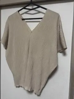 Dazy x StarSeries M ベージュ Vネック半袖
