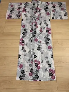 花柄 浴衣 白黒ピンク