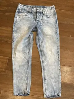 AMERICAN EAGLE OUTFITTERS スキニージーンズ