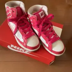 NIKE ピンク♡ストリートダンクシューズ 23.5㌢