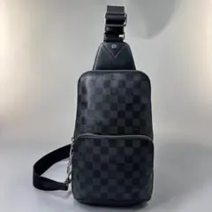 Item thumbnail for item ae1c7587-7dbb-44fa-8811-827b4b10fe7b