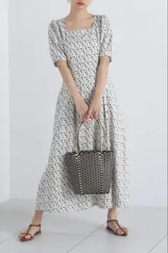 【Natural Beauty Basic】スクエアネックプリントワンピース