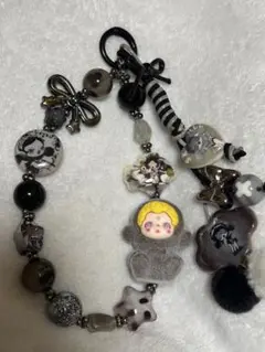 スカルパンダのキャラクター　モノトーンストラップキーホルダー