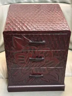 大特価！鎌倉彫り木製小物入れ 3段 引き出し付き