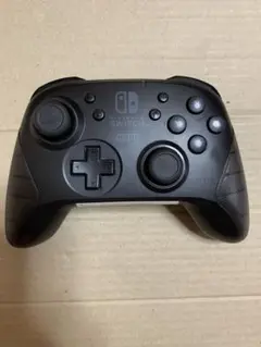 任天堂 switch コントローラー　ホリパッド　ブラック　HORI
