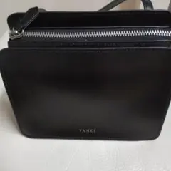 YAHKI ブラック レザー ショルダーバッグ
