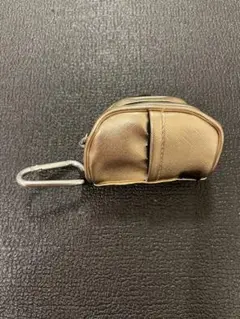 Kolwin ゴールド ジッパーポーチ カラビナ付き