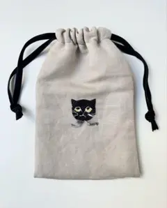 黒猫刺繍　リネン巾着袋