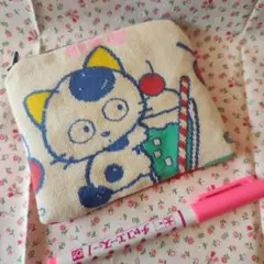 猫のキャラクター小型ポーチ