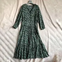 プリントVネックフレアワンピース XL 大きいサイズ　ロングワンピース 緑
