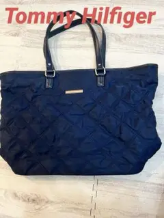 Tommy Hilfigerトミーヒルフィガー　ネイビー キルティングバッグ