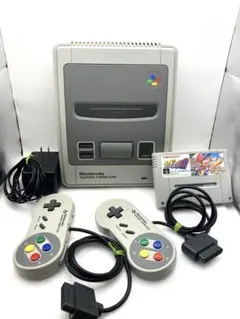 スーパーファミコン　本体　コントローラー2個　AC電源　ソフト1本付